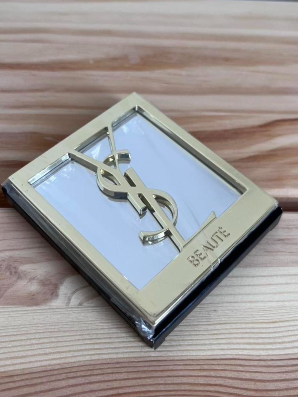 Yves Saint Laurent Compact Mirror - Picture 3 of 5